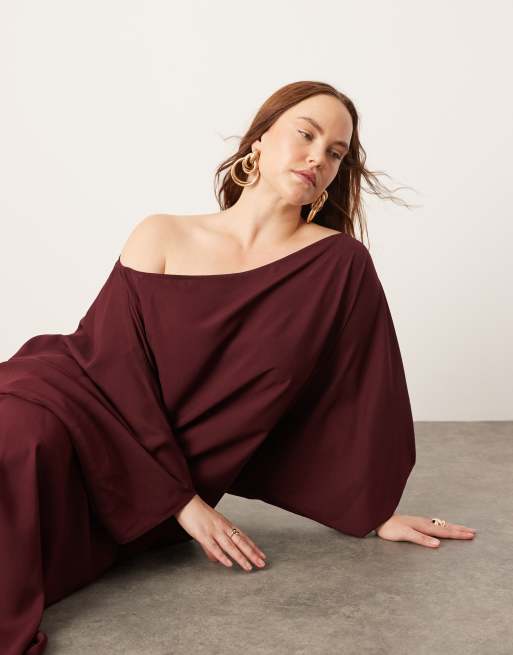 ASOS Edition Curve – Bordowa satynowa sukienka maxi o luźnym kroju z odkrytymi ramionami