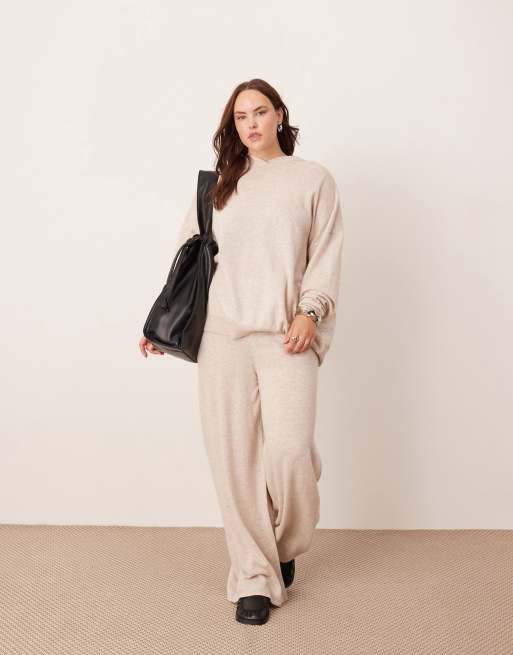 ASOS EDITION Curve - Coordinato premium in maglia mista color avena composto da maglione lavorato con cappuccio e pantaloni a fondo ampio