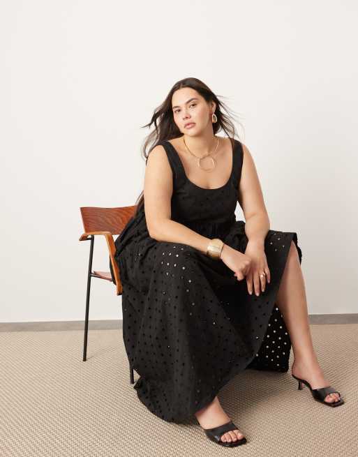ASOS Edition Curve – Czarna warstwowa sukienka maxi z dekoltem U i angielskim haftem