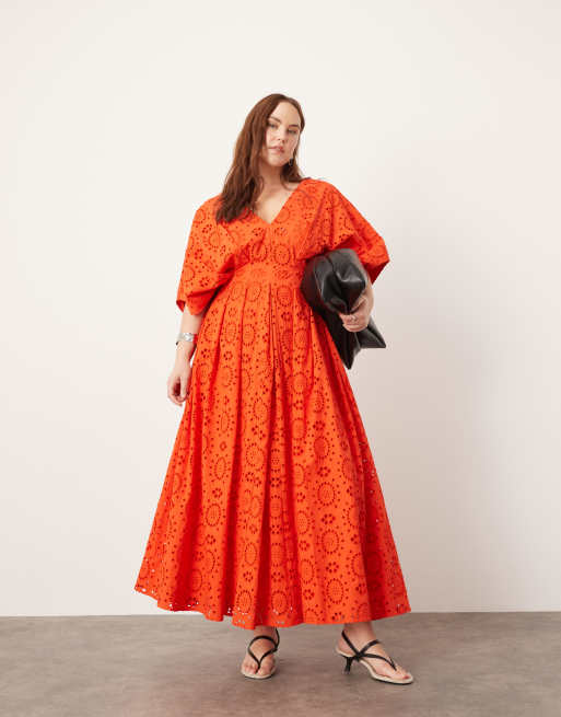 ASOS Edition Curve – Czerwona sukienka midi z głębokim dekoltem, szerokimi rękawami i haftem angielskim