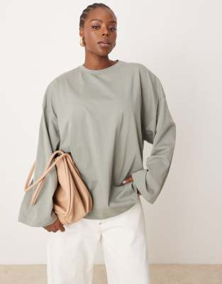 ASOS EDITION Curve - Hochwertiges, langärmliges Oversize-Shirt aus schwerer Baumwolle in Olivgrün