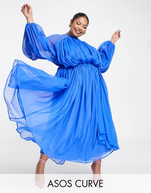 ASOS EDITION Curve - Midi jurk met aangerimpelde hals in felblauw