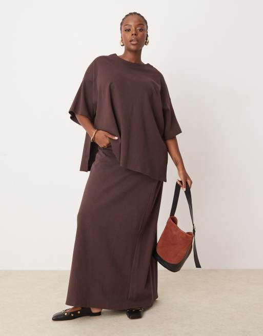 ASOS EDITION Curve premium heavy weight textured jersey column maxi skirt in chocolate - part of a set