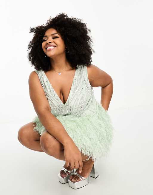ASOS EDITION Curve - Robe courte ornée de strass et perles avec ourlet à plumes synthétiques - Vert sauge, 2 de 4