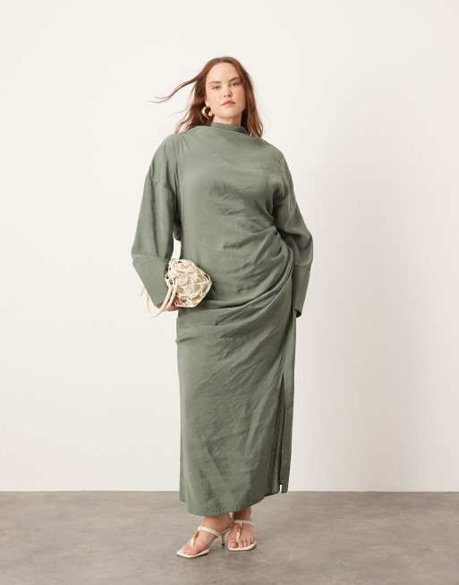 ASOS EDITION Curve - Robe longue douce au toucher à col montant avec fronces et découpe au dos - Kaki