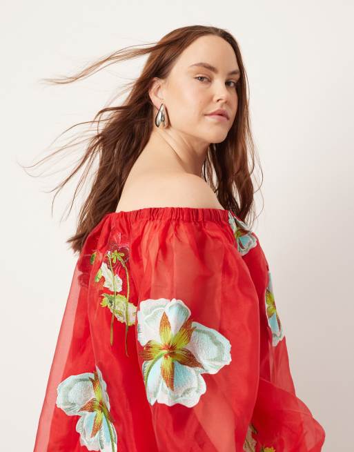 ASOS Edition Curve - Vestito corto rosso in organza con ricami floreali e scollo Bardot, 2 di 4