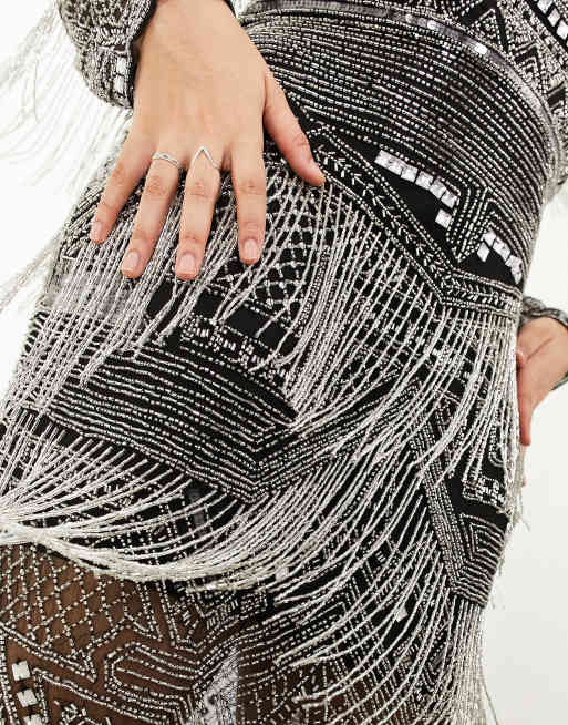 ASOS EDITION Curve - Vestito midi fasciante nero con frange, perline e paillettes, 3 di 4