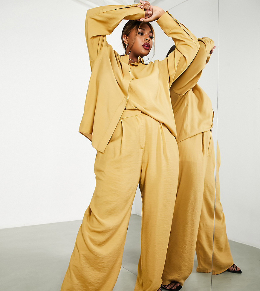 ASOS EDITION Curve wide leg slouchy trouser in caramel-Neutral