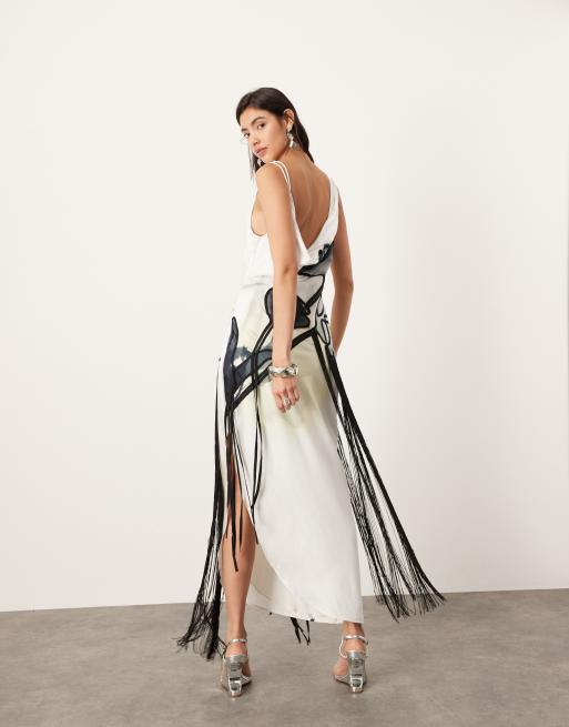 ASOS EDITION – Drapiertes Midikleid in Cremeweiß mit Blumenverzierung, Fransen und Wasserfallausschnitt hinten, 2 von 4