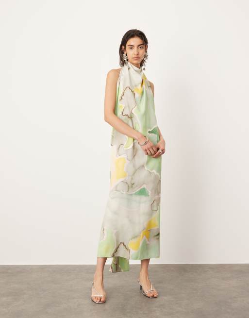 ASOS Edition – Drapowana sukienka midi z dekoltem halter w marmurkowy wzór