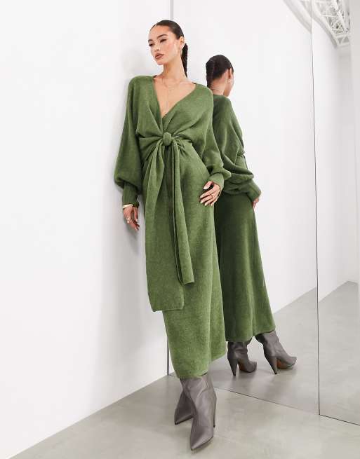 ASOS Edition – Dzianinowa kopertowa sukienka maxi z obszernymi rękawami z obcisłymi mankietami w kolorze khaki