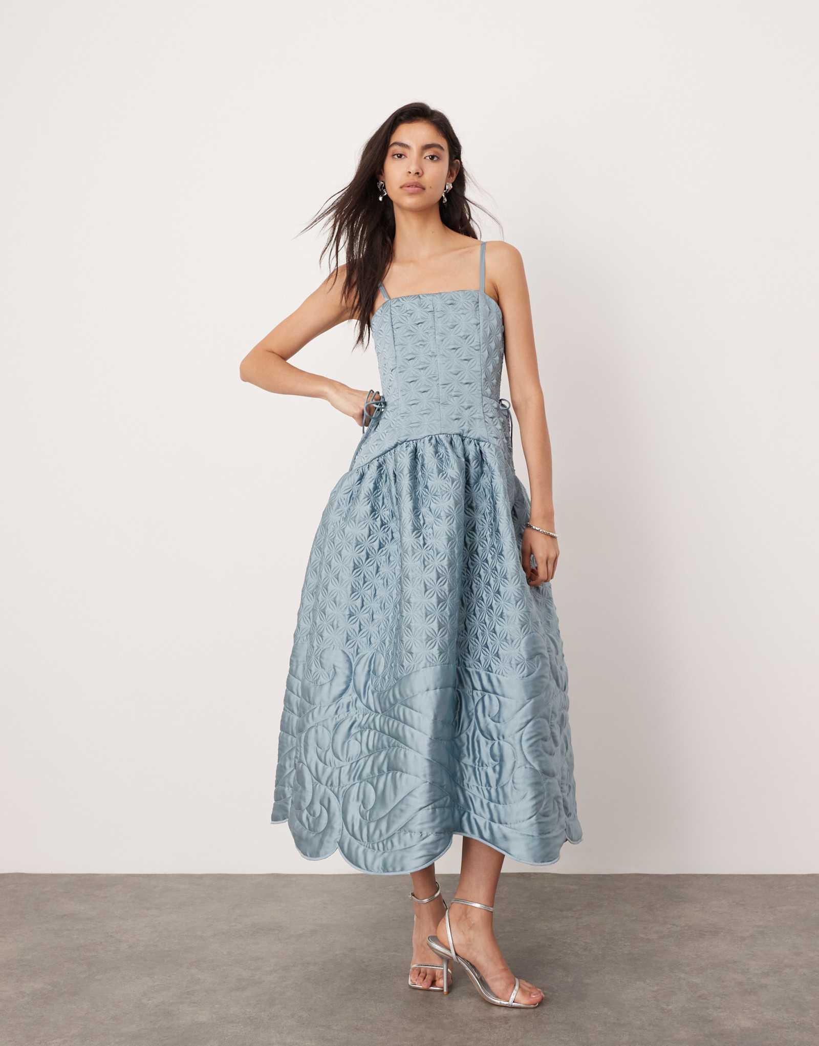 Платье-миди ASOS EDITION с вышивкой и стеганой талией в грифельно-синем цвете