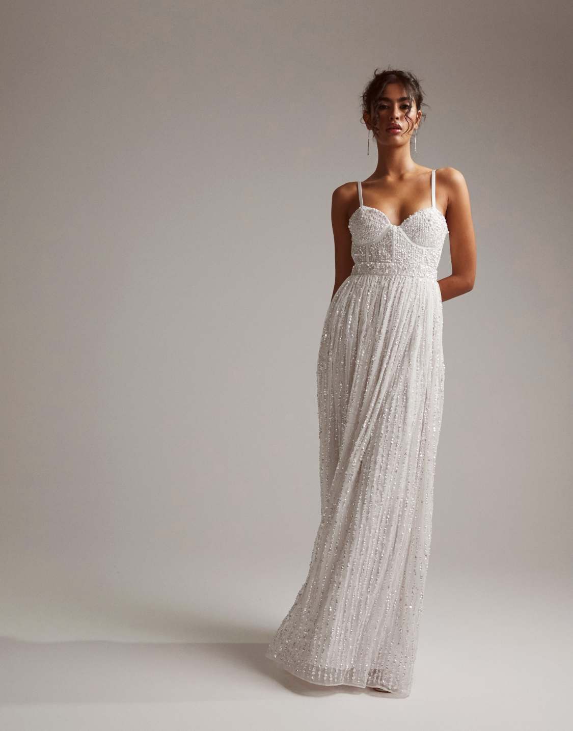 ASOS EDITION – Esme – Robe de mariée à corset ornementé avec bretelles fines et jupe fluide Robes de mariée The Wedding Explorer