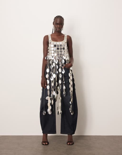 ASOS EDITION – Futurist – Silverfärgad crop top med paljetter och lång 3D-franskant, 2 av 4