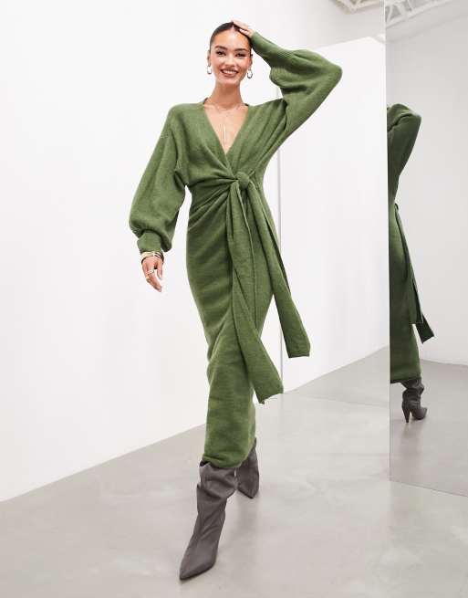 ASOS EDITION - Gebreide maxi-jurk met overslag en blousonmouwen in kaki, 3 van 4