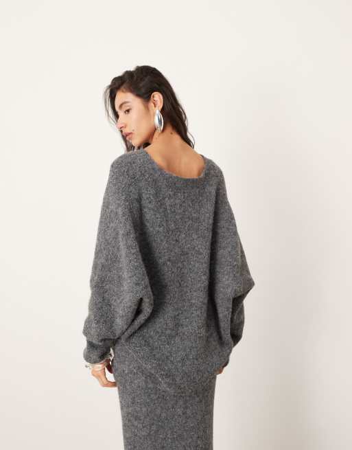 ASOS EDITION - Gebreide oversized trui met V-hals in antraciet, deel van co-ord set, 3 van 4