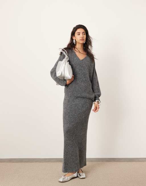 ASOS EDITION - Gebreide oversized trui met V-hals in antraciet, deel van co-ord set, 4 van 4