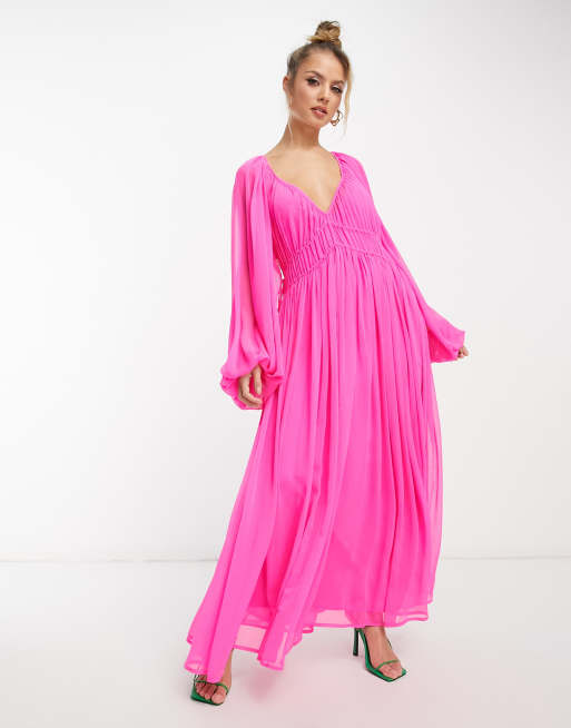 ASOS EDITION Gerafftes Maxikleid aus Chiffon in Knallpink ASOS