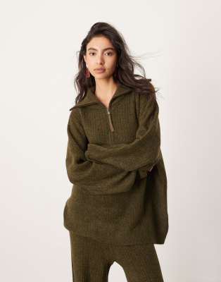 ASOS EDITION - Gerippter Oversize-Strickpullover in Khaki mit kurzem Reißverschluss und Kragen, Kombiteil-Grau