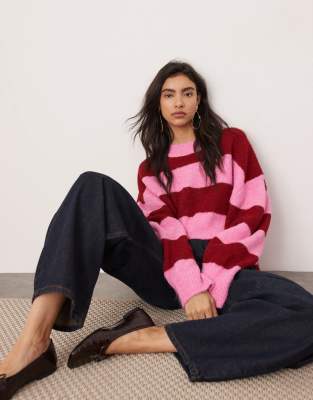 ASOS EDITION - Gestreifter Oversize-Strickpullover in Rosa und Rot mit Rundhalsausschnitt-Bunt