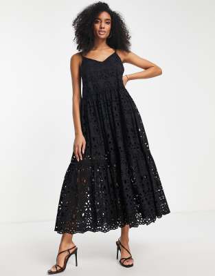 ASOS EDITION - Gestuftes Maxikleid in Schwarz mit Riemchenträgern und Lochstickerei