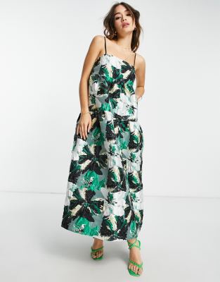 ASOS EDITION - Gestuftes Midi-Trägerkleid mit abstraktem Jacquard-Blumenmuster-Bunt