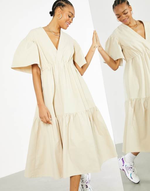 ASOS EDITION – Gestuftes Midi-Wickelkleid in Stein