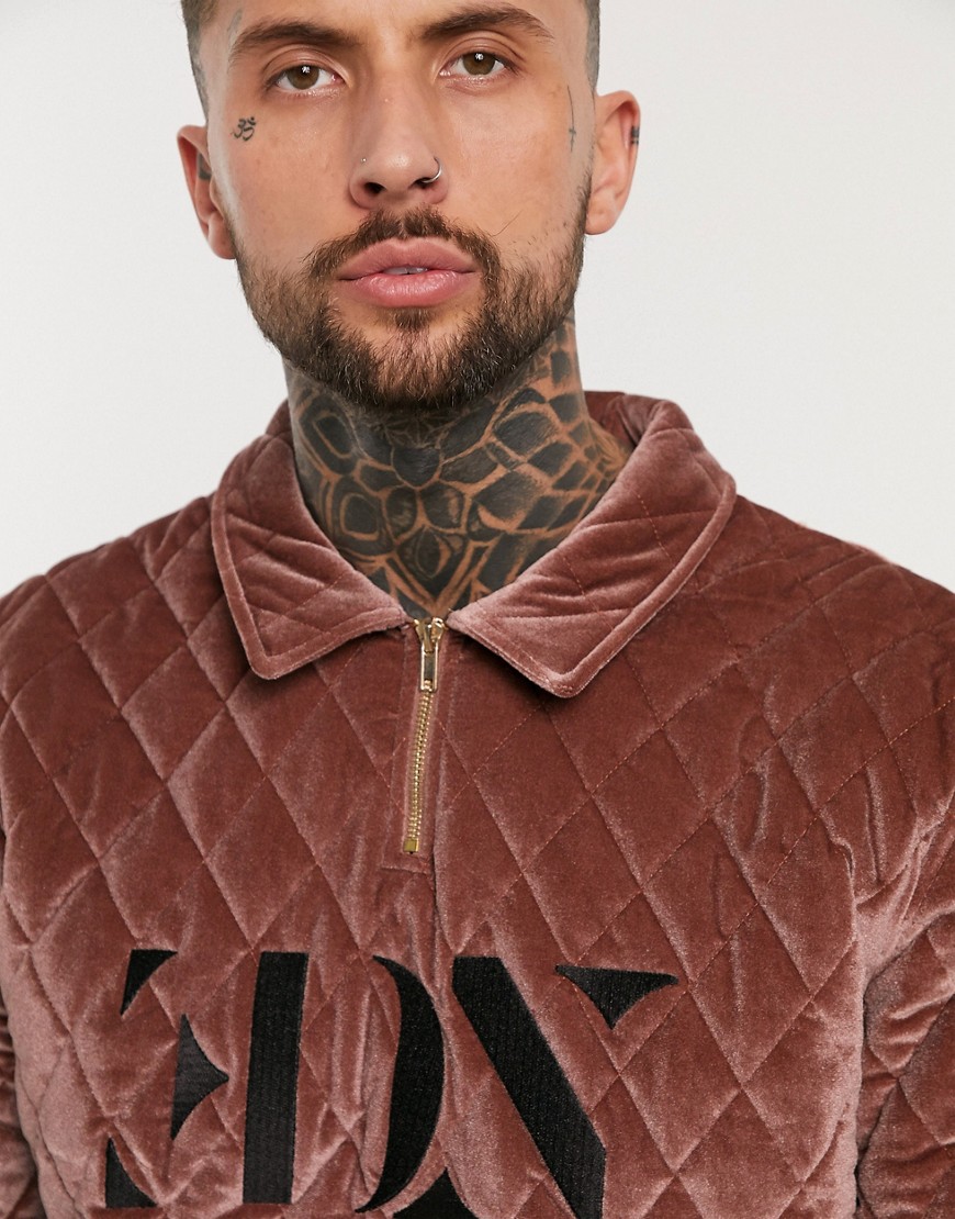 ASOS EDITION - Harrington sweater van bordeauxrood gewatteerd fluweel met geborduurd logo en korte rits