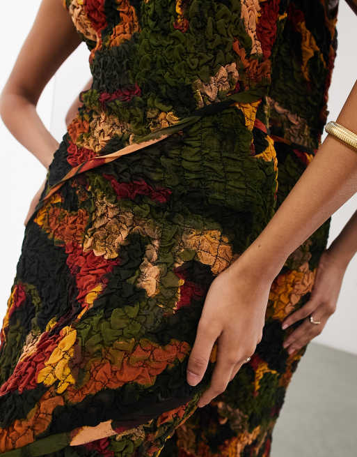 ASOS EDITION - Højhalset maxikjole uden ærmer med udtværet print i krølstof, 3 af 4
