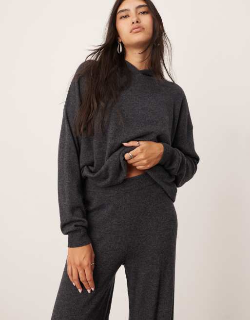 ASOS EDITION – Hochwertige Strickhose aus Kaschmir-Mix in Anthrazit mit weitem Schnitt, Kombiteil, 4 von 5