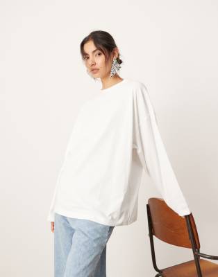 ASOS EDITION - Hochwertiges, langärmliges Oversize-Shirt aus Baumwolle in Weiß