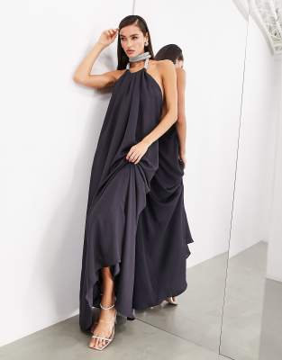 ASOS EDITION - Hochwertiges Satin-Maxikleid in Anthrazit mit strassbesetztem Neckholder-Träger im Seil-Design-Schwarz