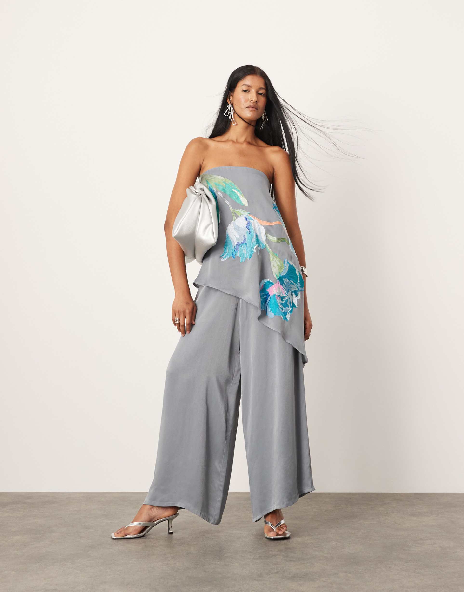 ASOS EDITION – Hose in Anthrazit mit super weitem Bein, Kombiteil - view 1