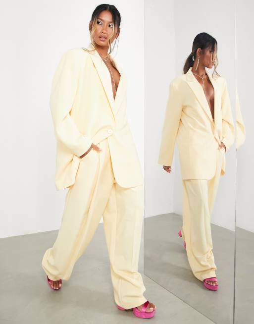 ASOS EDITION – Hose mit weitem Bein in Buttermilch
