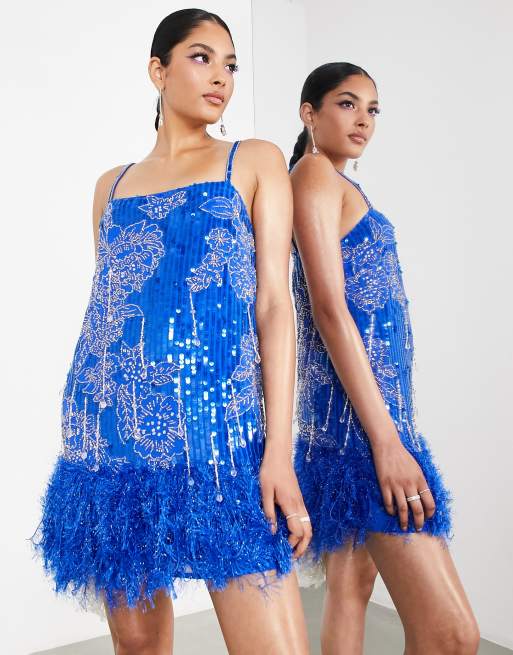 ASOS Edition – Jaskrawoniebieska sukienka mini zdobiona cekinami w kwiatowy wzór ze sztucznymi piórkami u dołu
