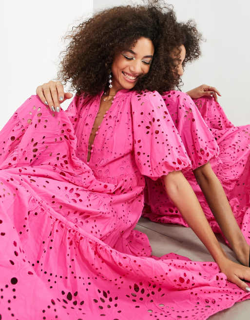 ASOS Edition – Jaskraworóżowa zapinana na guziki marszczona sukienka maxi z haftem angielskim