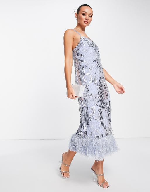 ASOS Edition – Jasnofioletowa sukienka midi zdobiona cekinami w kwiatowy wzór ze sztucznymi piórkami przy mankietach