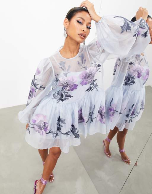 ASOS EDITION – Jasnoniebieska luźna sukienka midi oversize z organzy z kwiatowym haftem