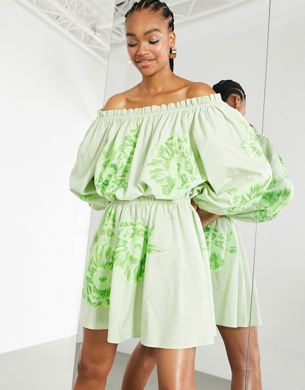 ASOS EDITION – Jasnozielona haftowana sukienka mini z odsłoniętymi ramionami i wiązaniem w talii Zielone jabłuszko Aberdeen 