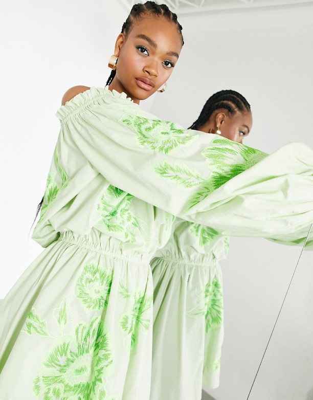 ASOS EDITION – Jasnozielona haftowana sukienka mini z odsłoniętymi ramionami i wiązaniem w talii Zielone jabłuszko Aberdeen 
