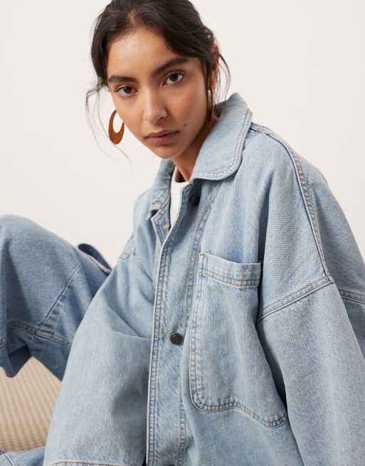 ASOS EDITION – Jeans-Hemdjacke in gebleichtem Blau mit maskulinem Oversize-Schnitt, 4 von 4