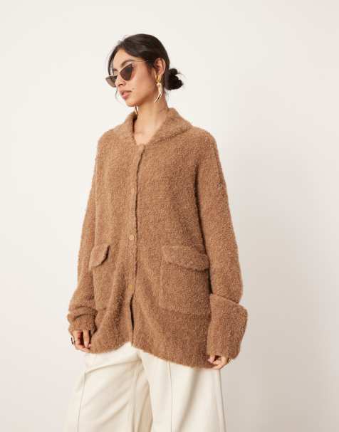 ASOS EDITION – Kamelbrun, stickad kofta i bouclé och oversize med knäppning - view 1