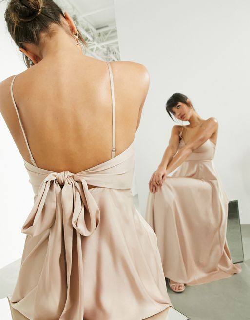 ASOS EDITION – Karmelowa satynowa sukienka midi z wiązaniem z tyłu | ASOS