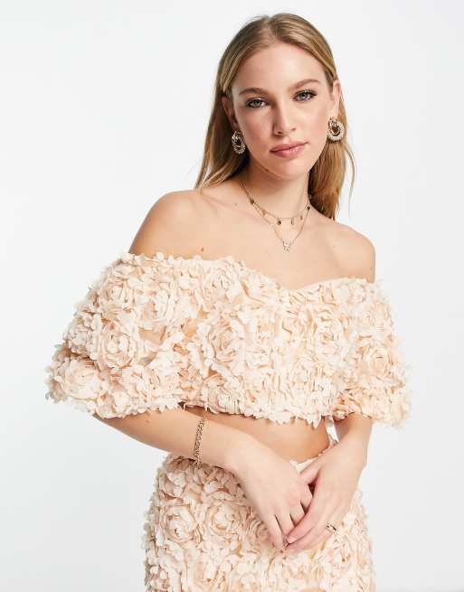 ASOS EDITION – Karmelowy krótki top z organzy z odsłoniętymi ramionami i kwiatowym wzorem 3D