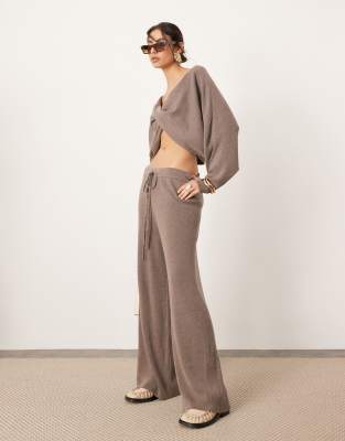 knit flared pants in chocolate -set-Brown