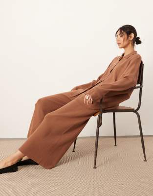 knit wide leg pants in toffee -set-Brown