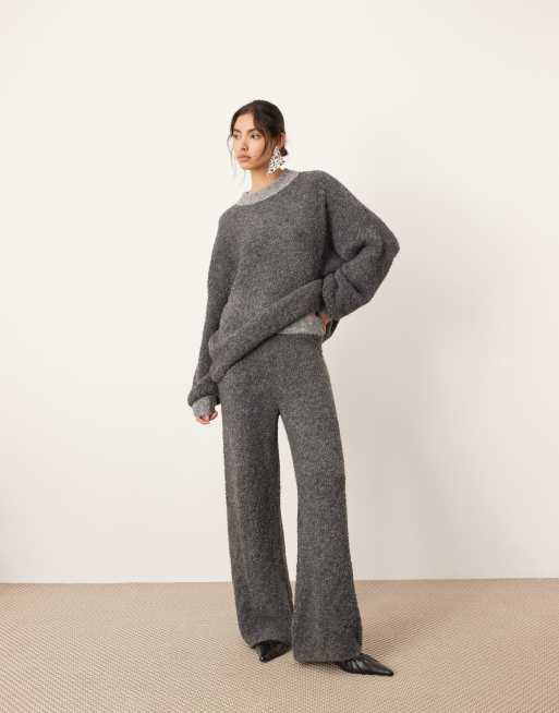 ASOS EDITION - Koksgrå oversized trøje med kontrasterende hals i strikket bouclé - Del af sæt, 3 af 4