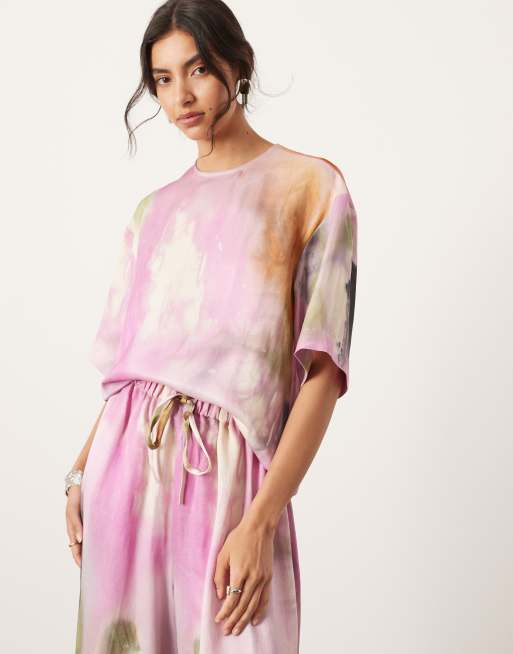 ASOS EDITION - Kortærmet overdel i satin med markant akvarelprint - Del af sæt