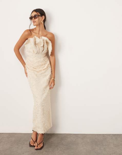ASOS Edition – Kremowa teksturowana sukienka usztywniana maxi z dekoltem bandeau i drapowaniem - view 1