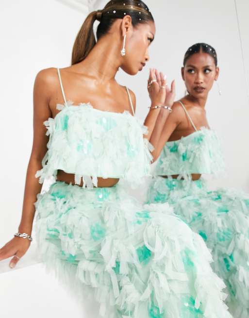 ASOS EDITION – Kurzes Trägertop aus Netzstoff in Blassgrün mit Paillettenverzierung